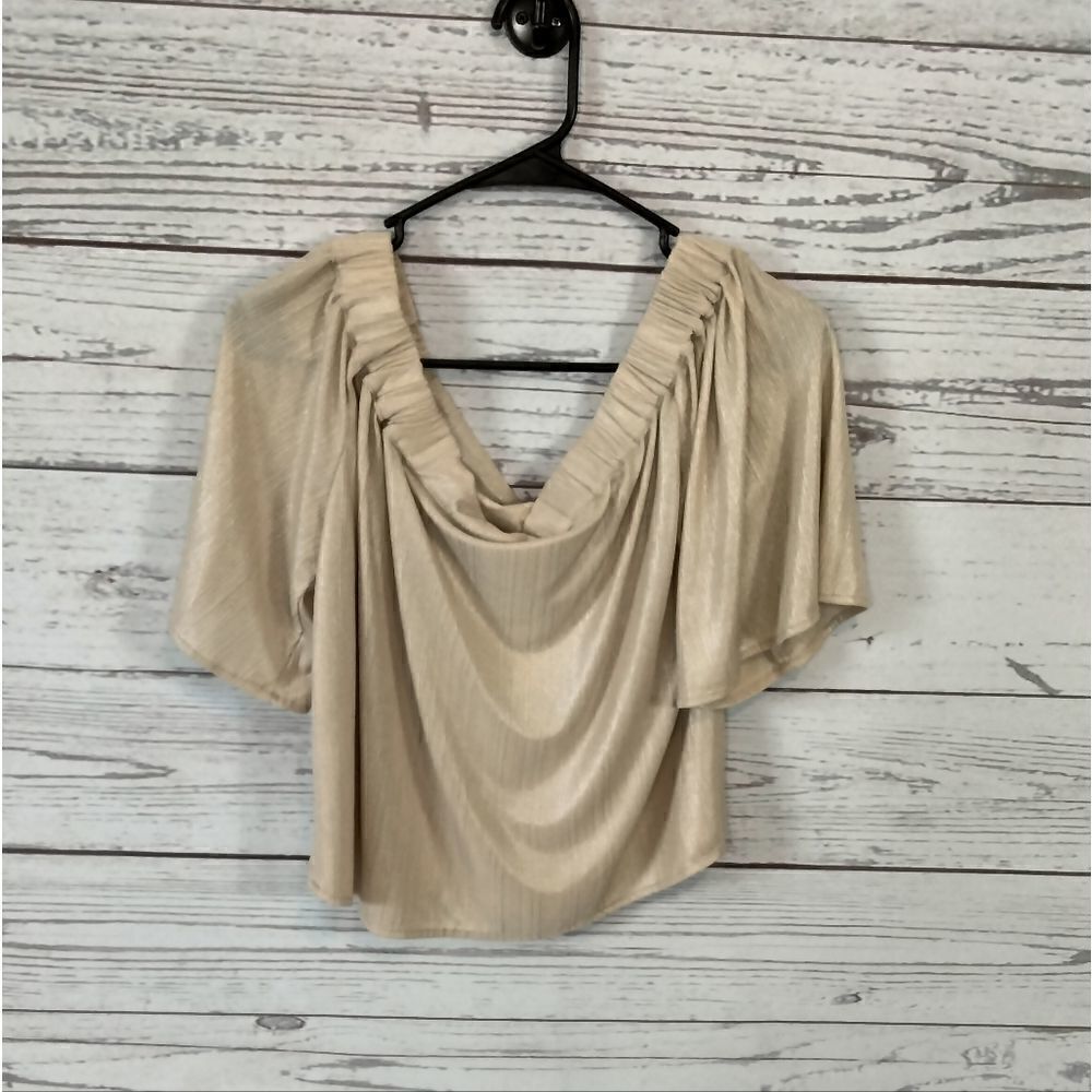 "GB" woman's crop shirt 